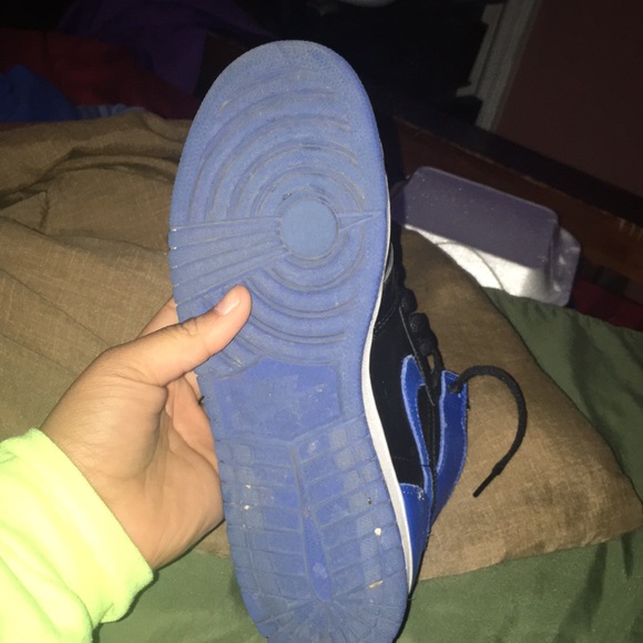 Jordan 1 Royal - Picture 2 of 3